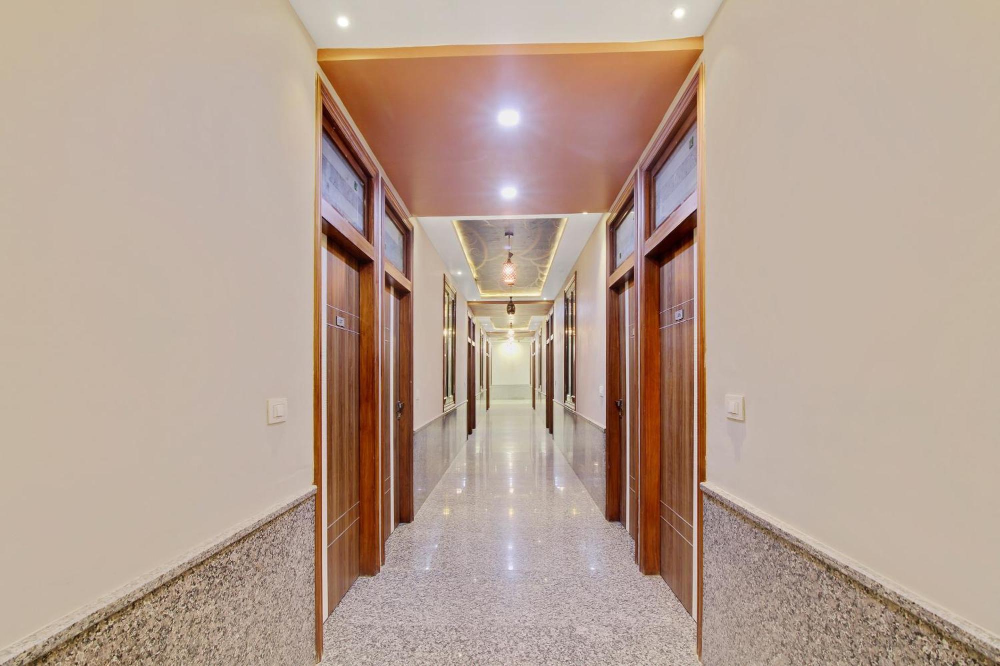 Hotel O Royal Guest House Ludhiana Eksteriør bilde